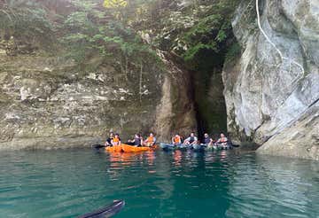 Kayak tour on Lake Gerosa in the Sibillini Mountains