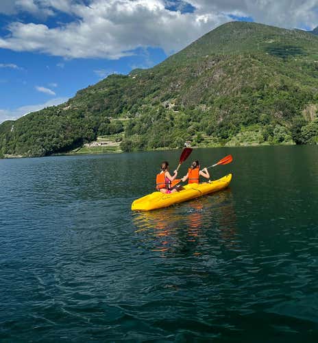 Canoe tour on Lake Moro