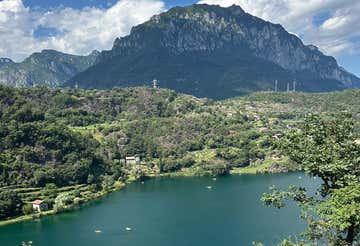 Canoe tour on Lake Moro