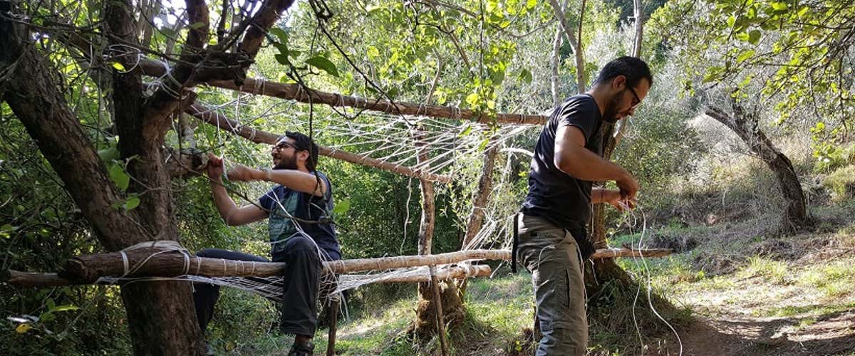 Prehistoric survival course in the Foreste Casentinesi Park