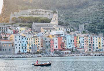 Tour in gozzo di 3 ore tra le isole del Golfo dei Poeti con sosta a Portovenere
