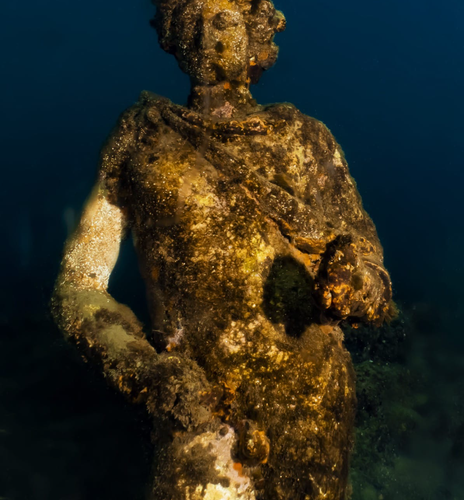 Guided snorkelling in the Underwater Archaeological Park of Baia