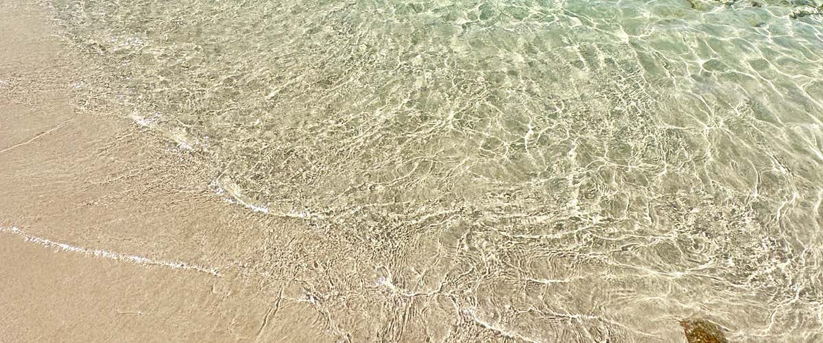 Motorboat tour with beach stops in the La Maddalena Archipelago