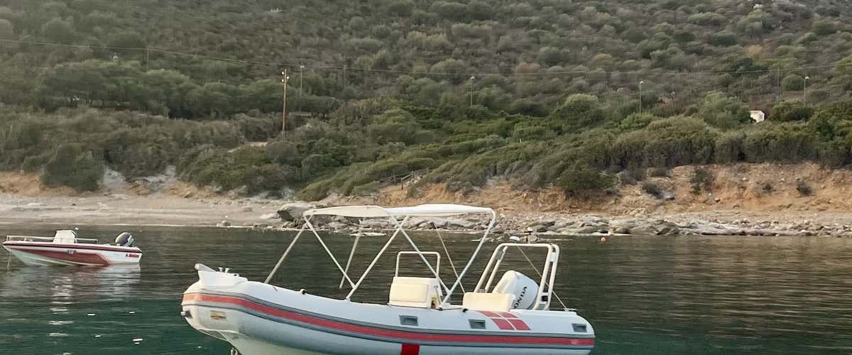 Dinghy rental in Ogliastra - 5 m, 40 HP