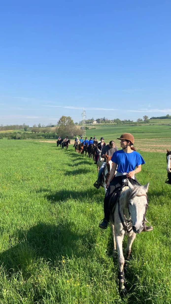 Passeggiata a cavallo e visita alla fattoria di animali esotici in provincia di Asti