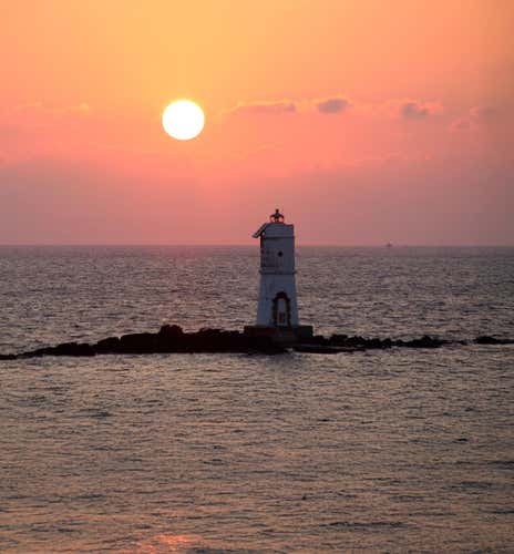 Tour al tramonto in gommone tra Sant'Antioco e San Pietro con aperitivo