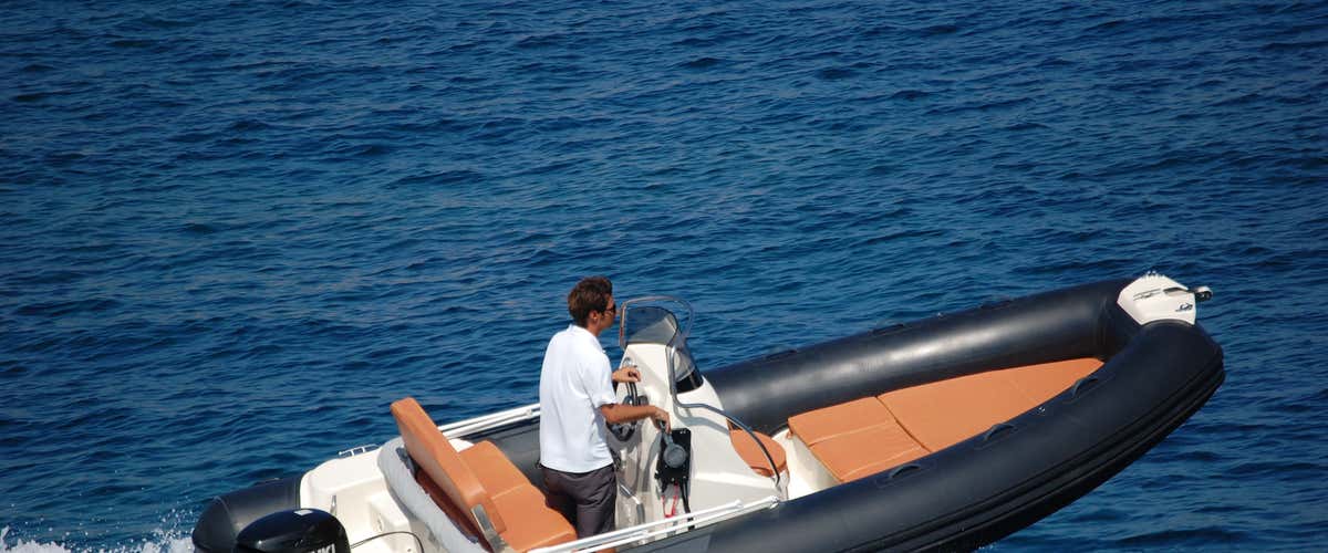Dinghy rental in Villasimius - 5 m, 40 HP