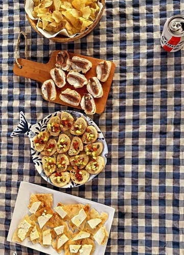 One-day sailing tour among the cliffs of Capo Caccia with lunch