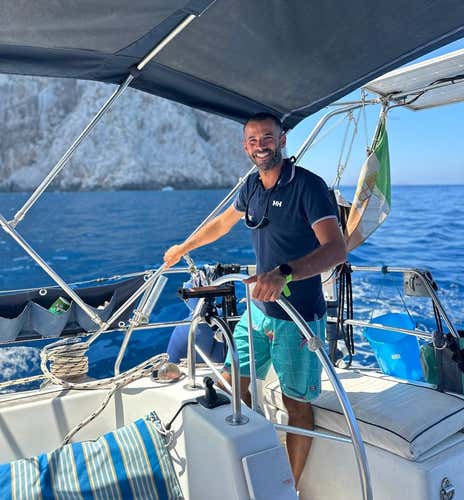 One-day sailing tour among the cliffs of Capo Caccia with lunch