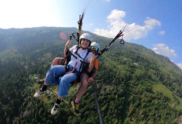 Tandem paragliding flight from Monte Panarotta near Trento