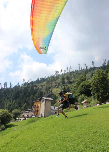 Tandem paragliding flight from Monte Panarotta near Trento