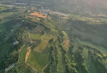 Hot air balloon flight in Val d'Orcia with breakfast