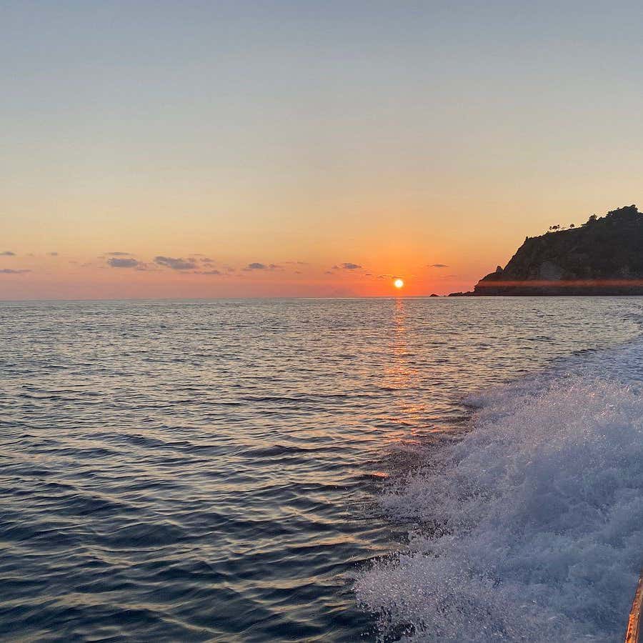 Tour in barca al tramonto a Capo Vaticano e Praia i Focu | Freedome
