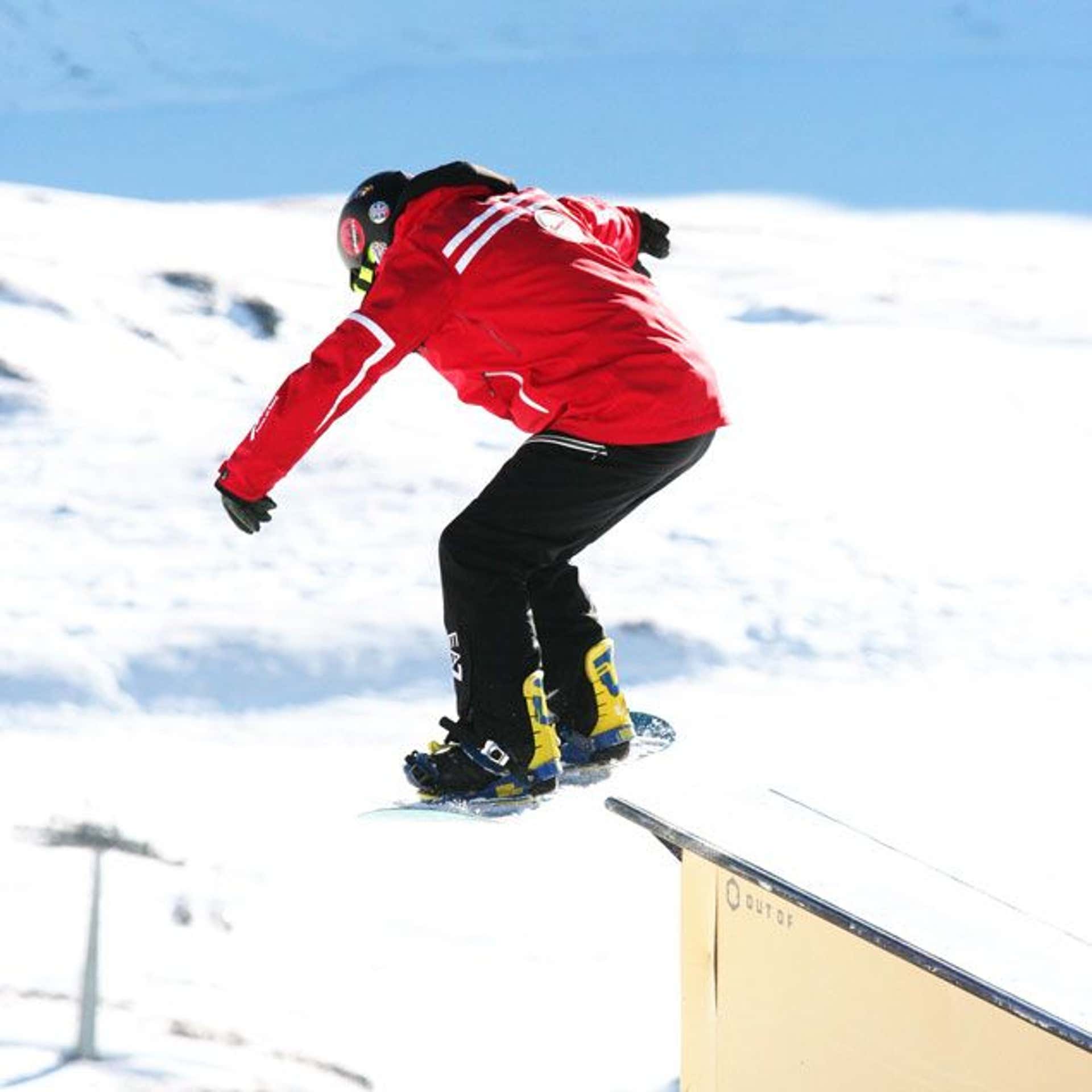 Private snowboarding lesson in Cervinia for all levels Freedome