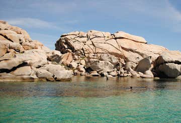 Escursione giornaliera in motoscafo privato nell'arcipelago Corso