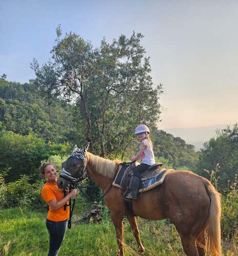 Panoramic horseback riding in the Pistoia hills
