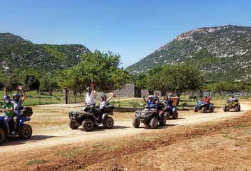 Tour in quad sull'Altopiano del Golgo