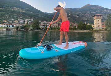 Tour in SUP sul Lago d'Iseo da Predore con aperitivo
