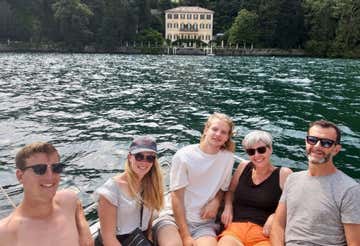 2-hour boat trip on Lake Como