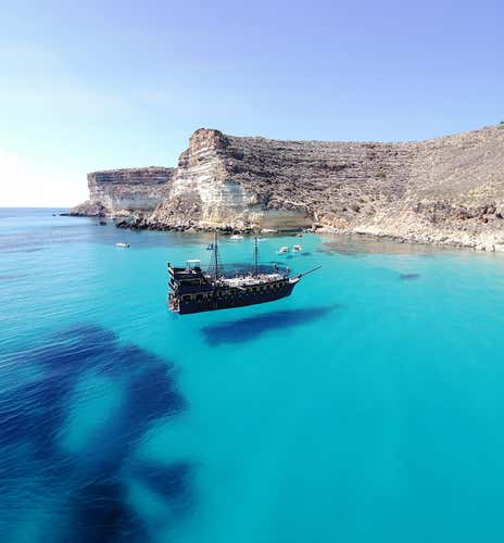 Tour in galeone alla scoperta di Lampedusa con pranzo