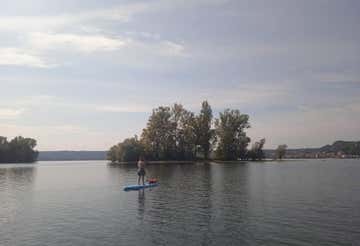 Escursione in SUP da Arona alla Rocca di Angera
