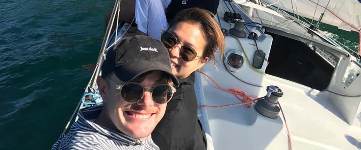 Lezione e tour in barca a vela del Lago di Como con pranzo