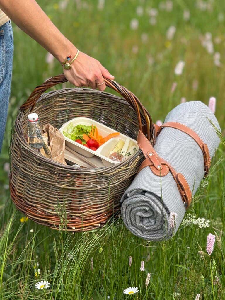 Picnic in montagna con prodotti tipici piemontesi in Val Chisone