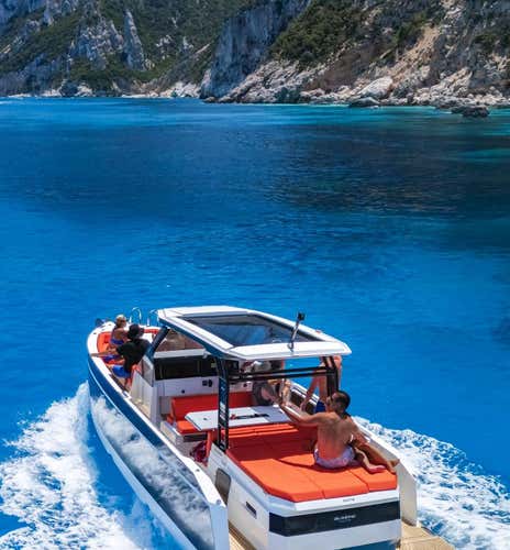 Mini yacht excursion from Cala Gonone to Cala Goloritzè with aperitif