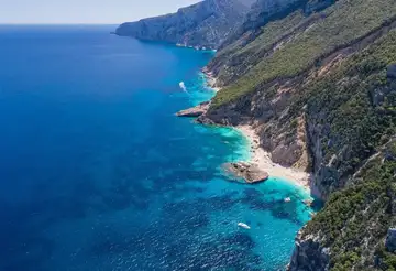 Dinghy tour from Cala Gonone to Cala Goloritzè and Fiordi di Capo Monte Santo