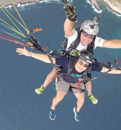 Tandem paragliding flight in the Palermo area