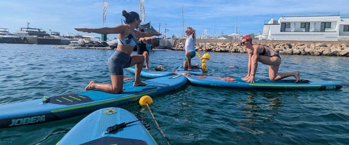 Lezione di SUP Yoga sul Lago d’Iseo