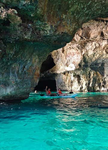Tour in canoa alle grotte di Santa Maria di Leuca
