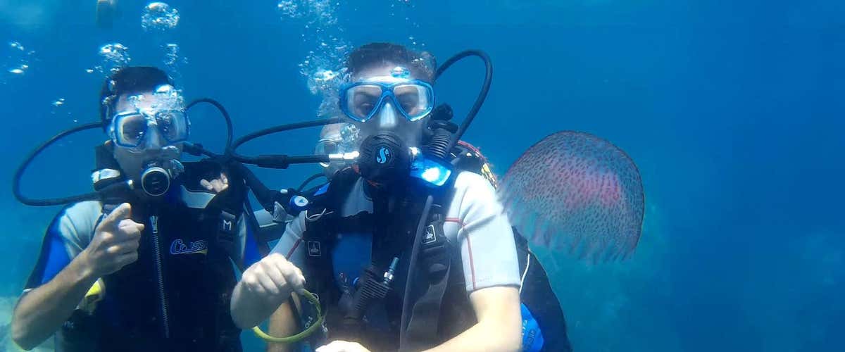 Immersione subacquea nelle acque di Catania