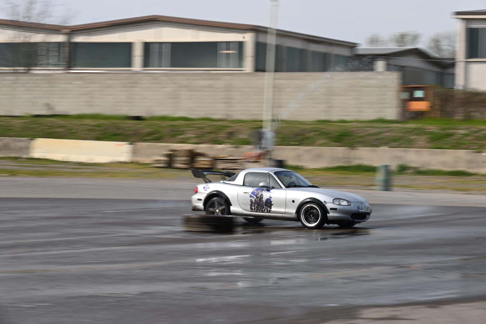 Corso giornaliero guida sicura + drift all'Autodromo di Castelletto di Branduzzo