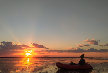 Packrafting at Lake Massaciuccoli in Tuscany and aperitifs