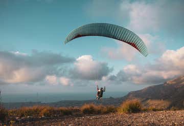 Tandem paragliding flight in Palermo