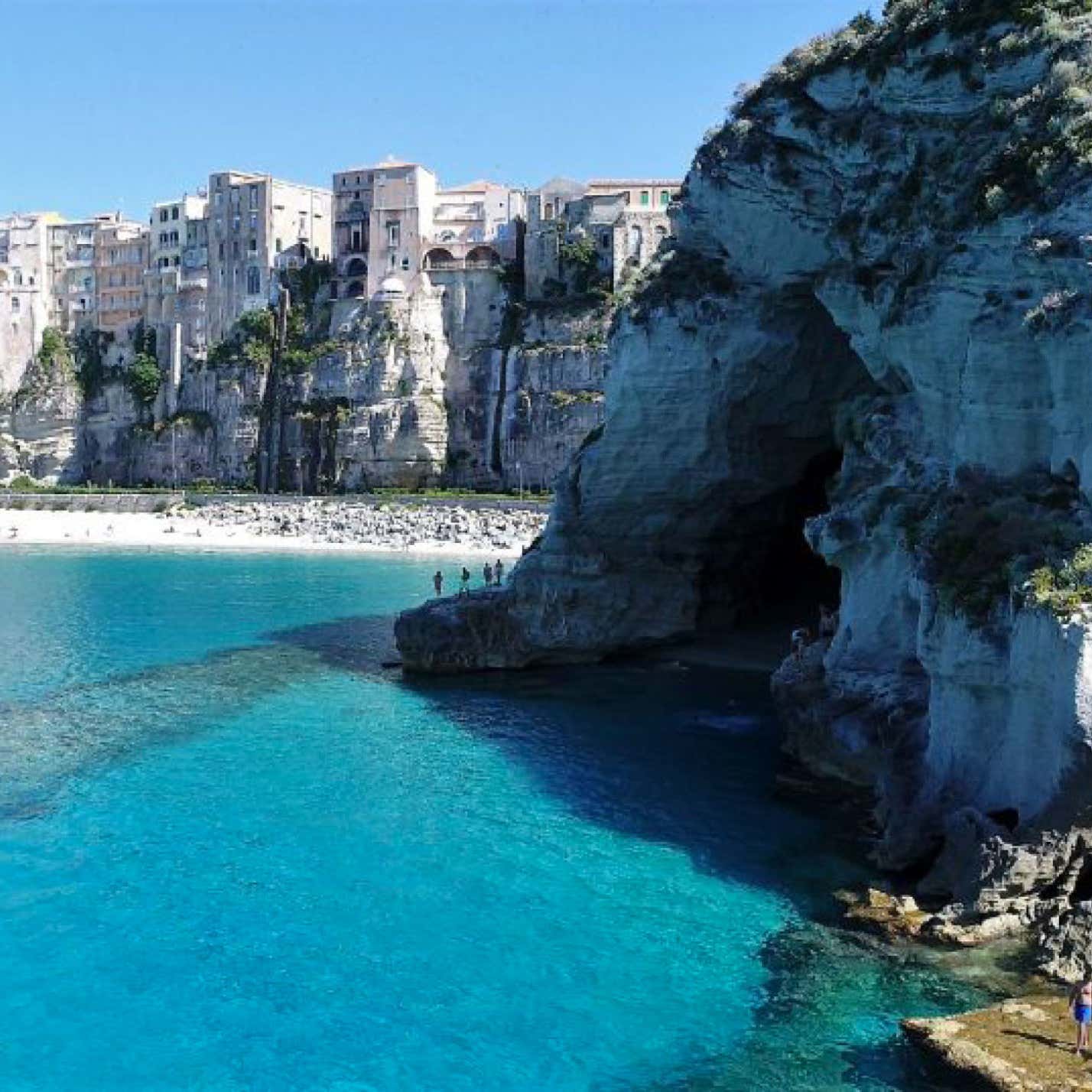 Tour in gommone lungo la Costa degli Dei da Tropea con aperitivo | Freedome