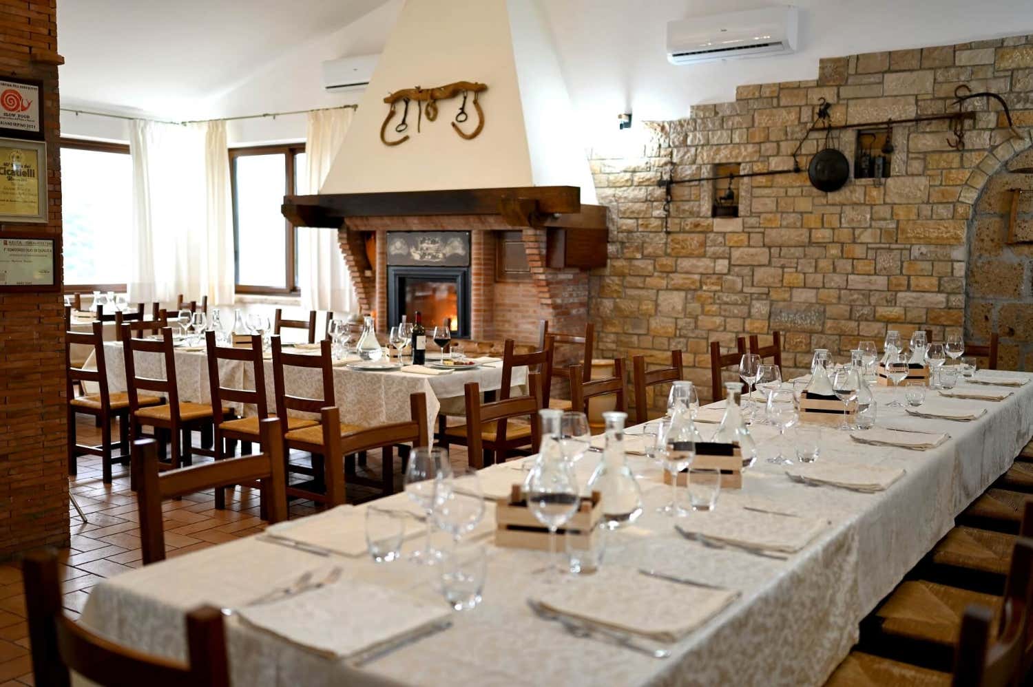Pranzo tipico con abbinamento vini a Montecalvo Irpino