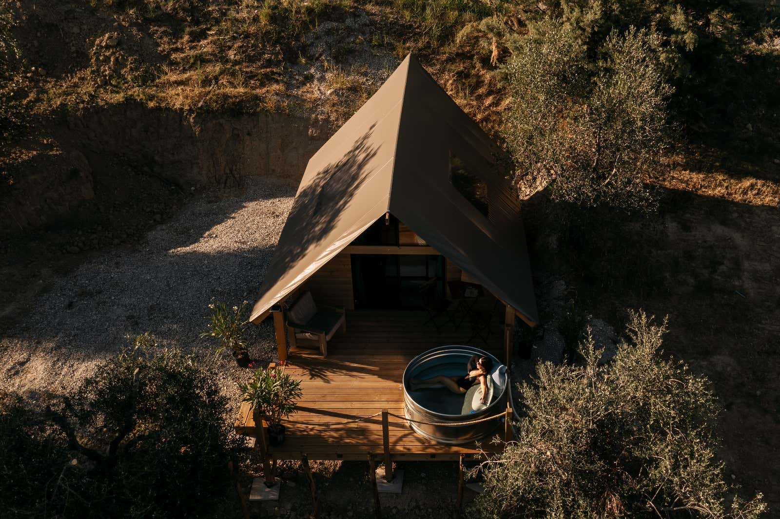 Soggiorno Glamping in lodge tent tra gli ulivi delle Colline Teramane