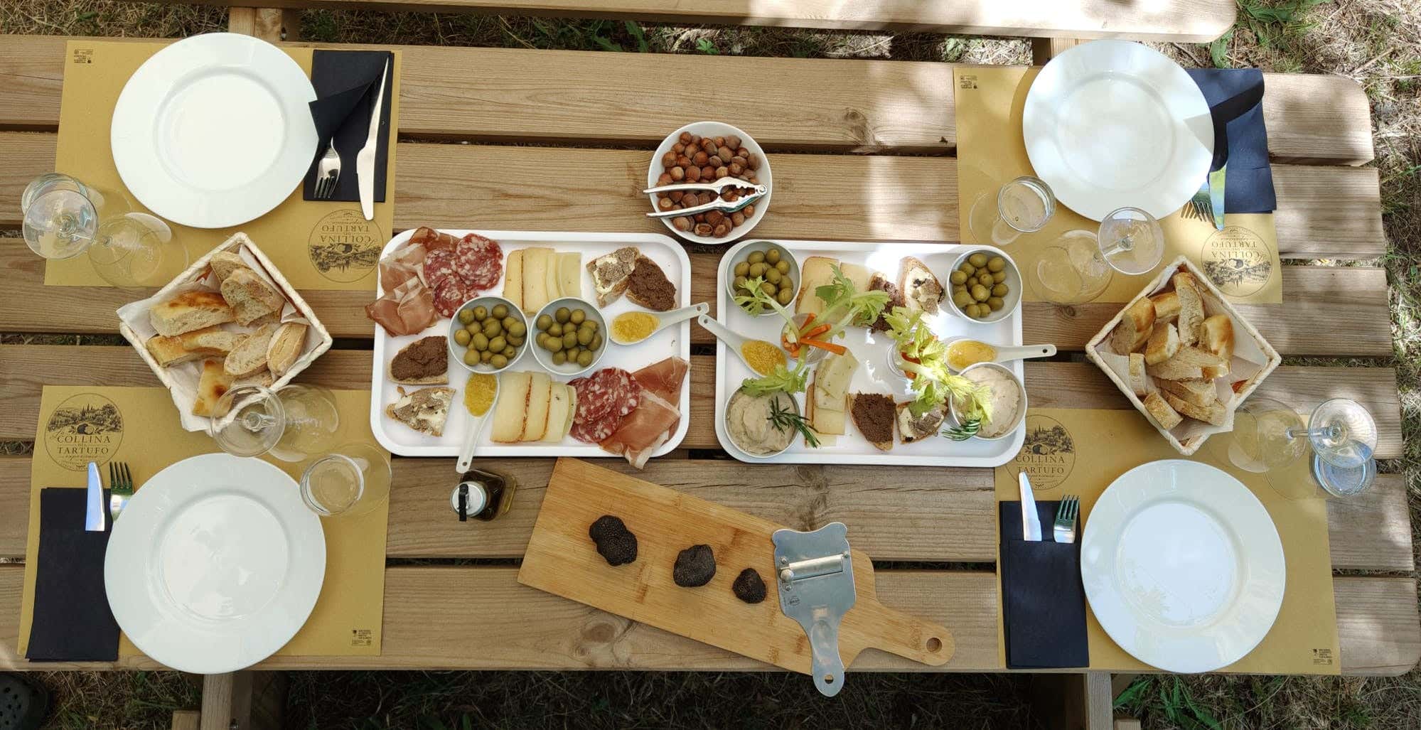 Caccia al tartufo e degustazione di prodotti tipici in provincia di Livorno