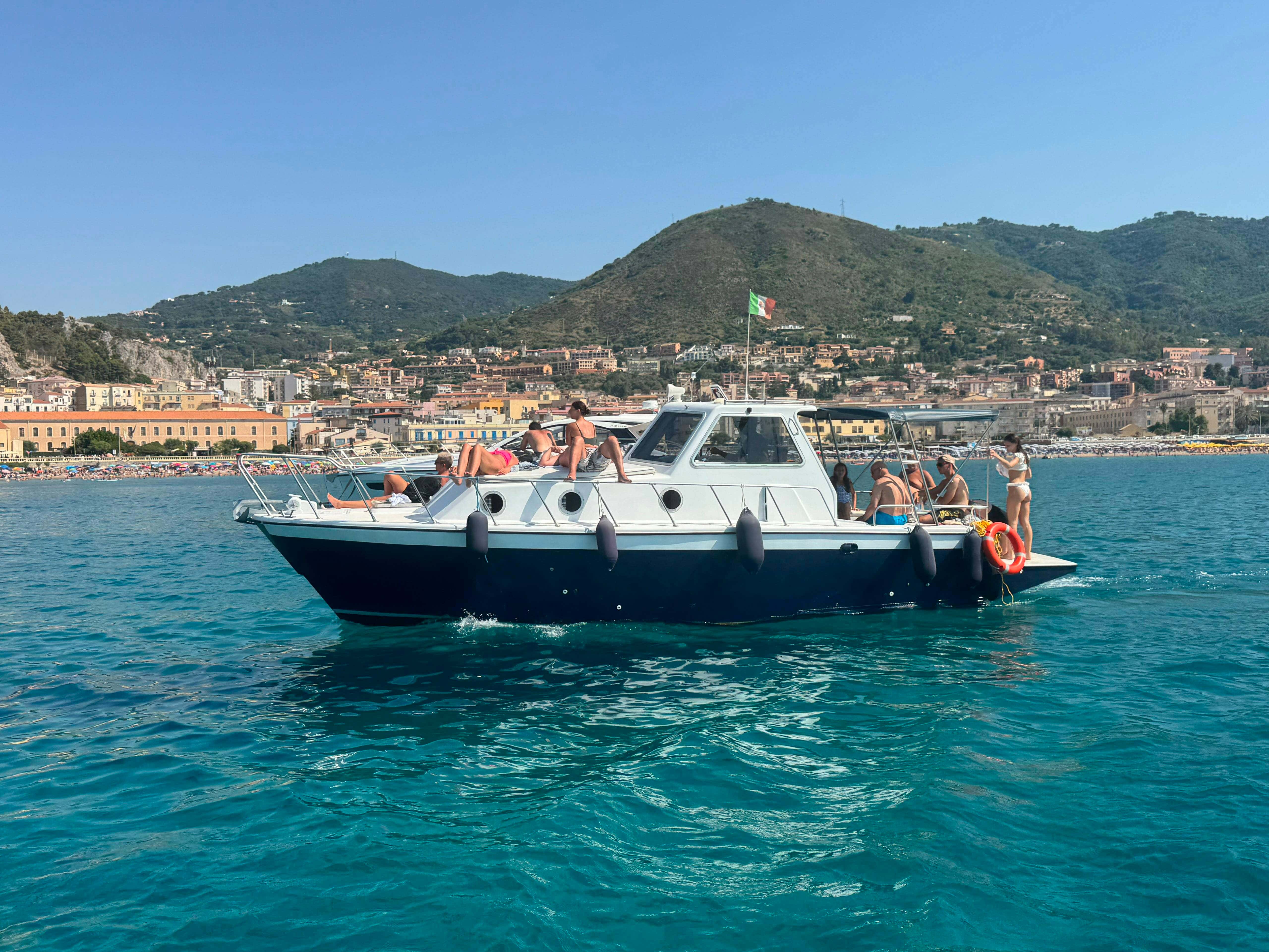 Tour in barca di 3 ore a Cefalù con aperitivo