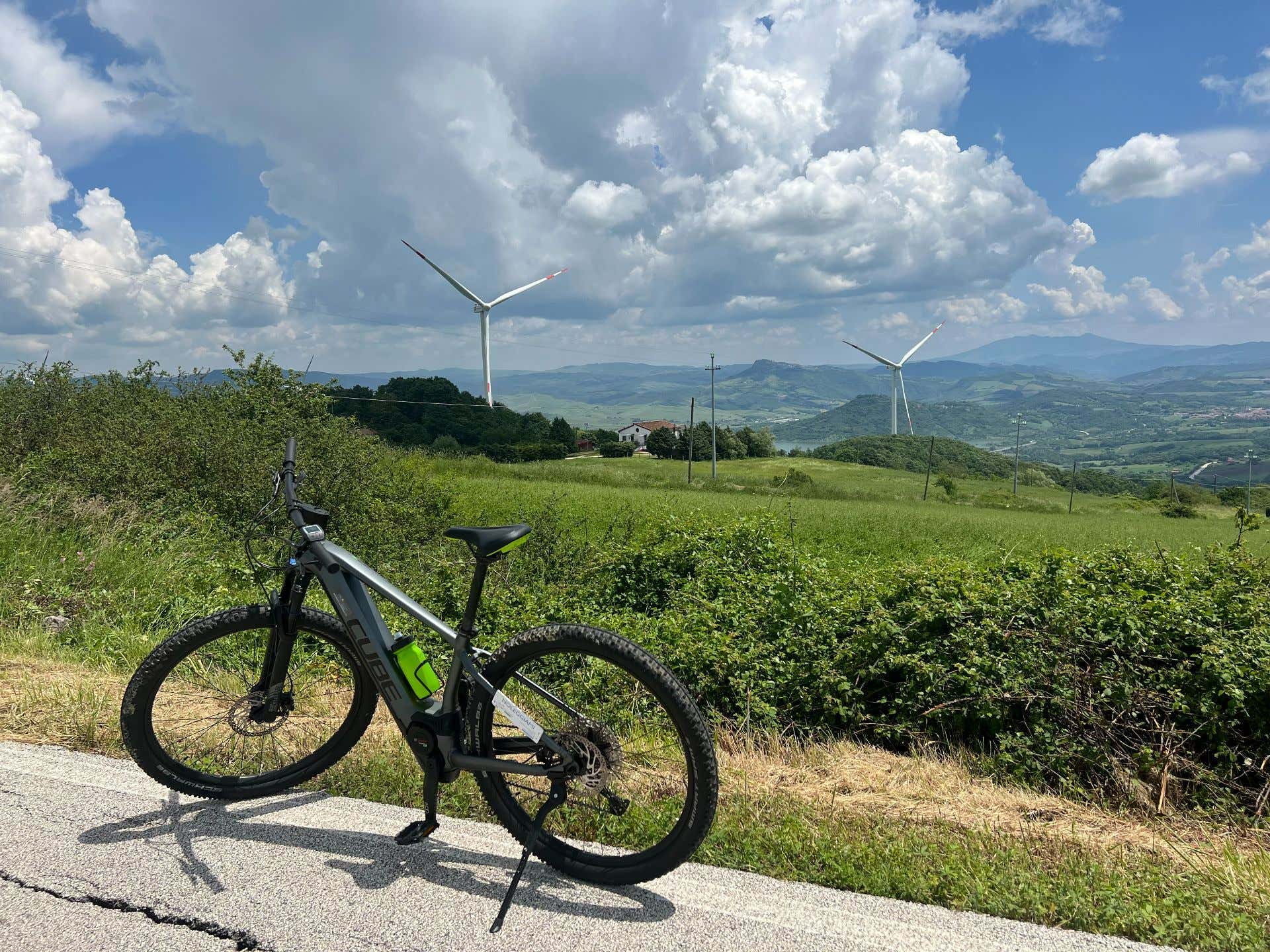 Tour in e-bike sulla Cresta del Gallo Freedome