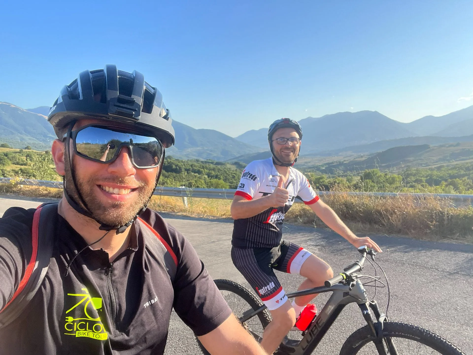 E-bike tour al Castello medievale e al Ponte Tibetano di Laviano con picnic