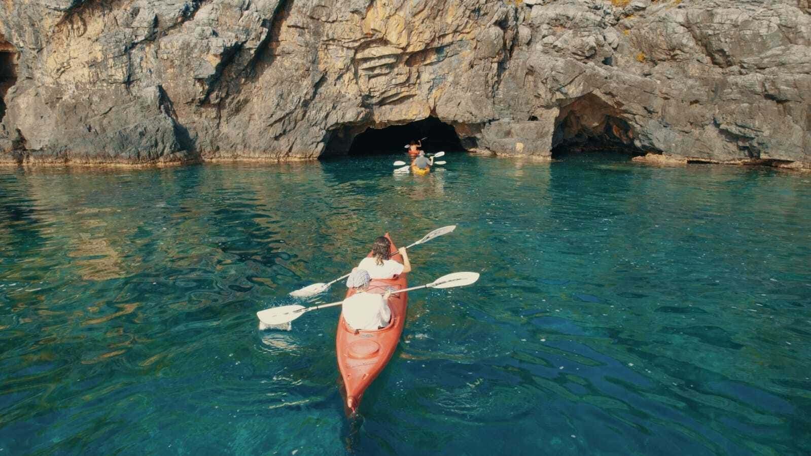 Tour in kayak per famiglie a Maratea