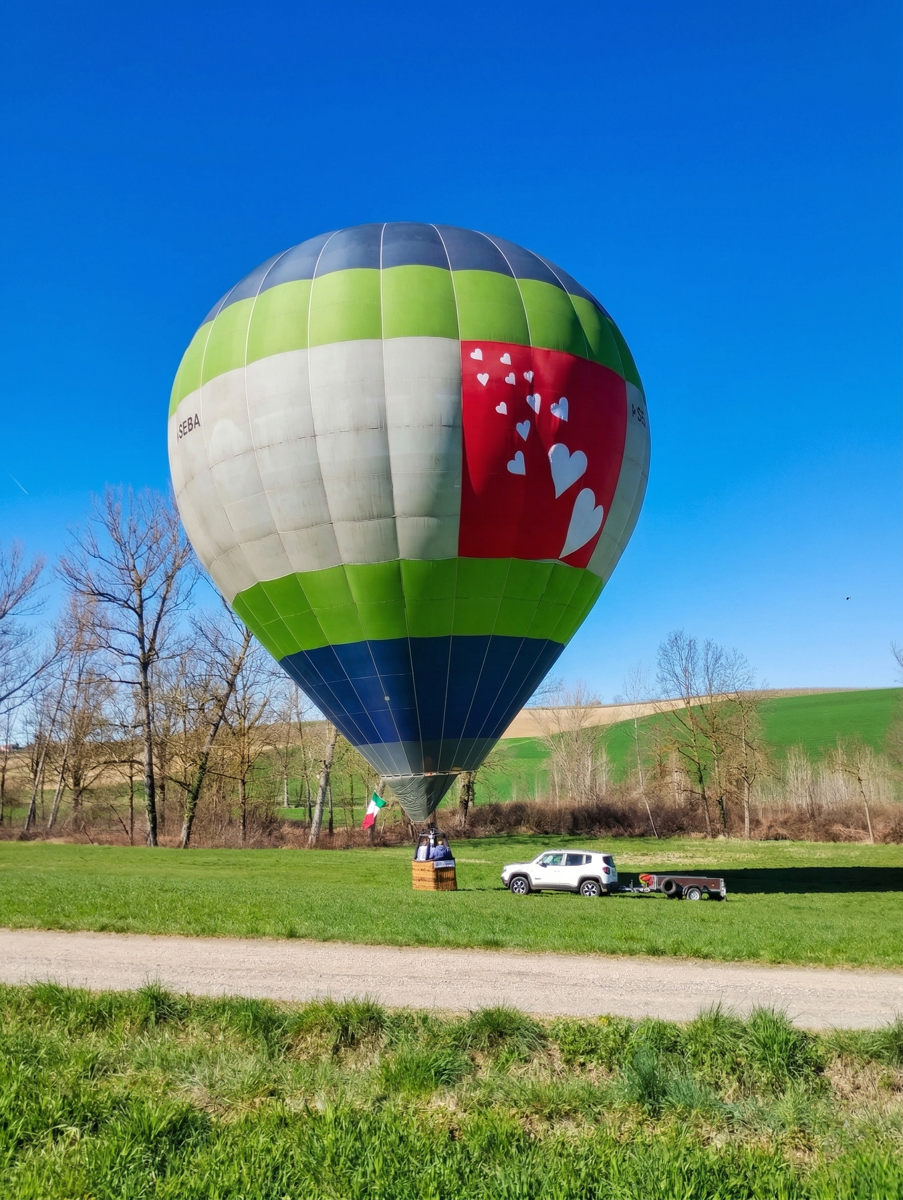 Volo condiviso in mongolfiera nel Monferrato con colazione o aperitivo