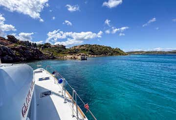 Catamaran tour of the La Maddalena Archipelago from Palau with lunch