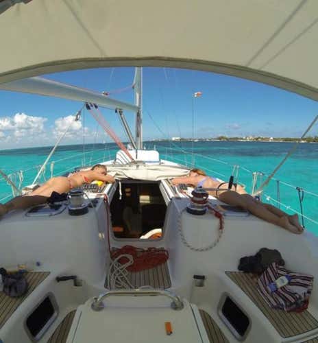 Tour in barca a vela verso il sud della Corsica da Santa Teresa Gallura con pranzo