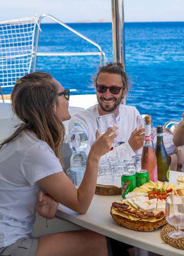 Maddalena Archipelago catamaran tour from Cannigione with lunch