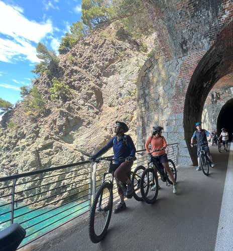 Tour in e-bike da Levanto a Framura con focaccia e vino locale
