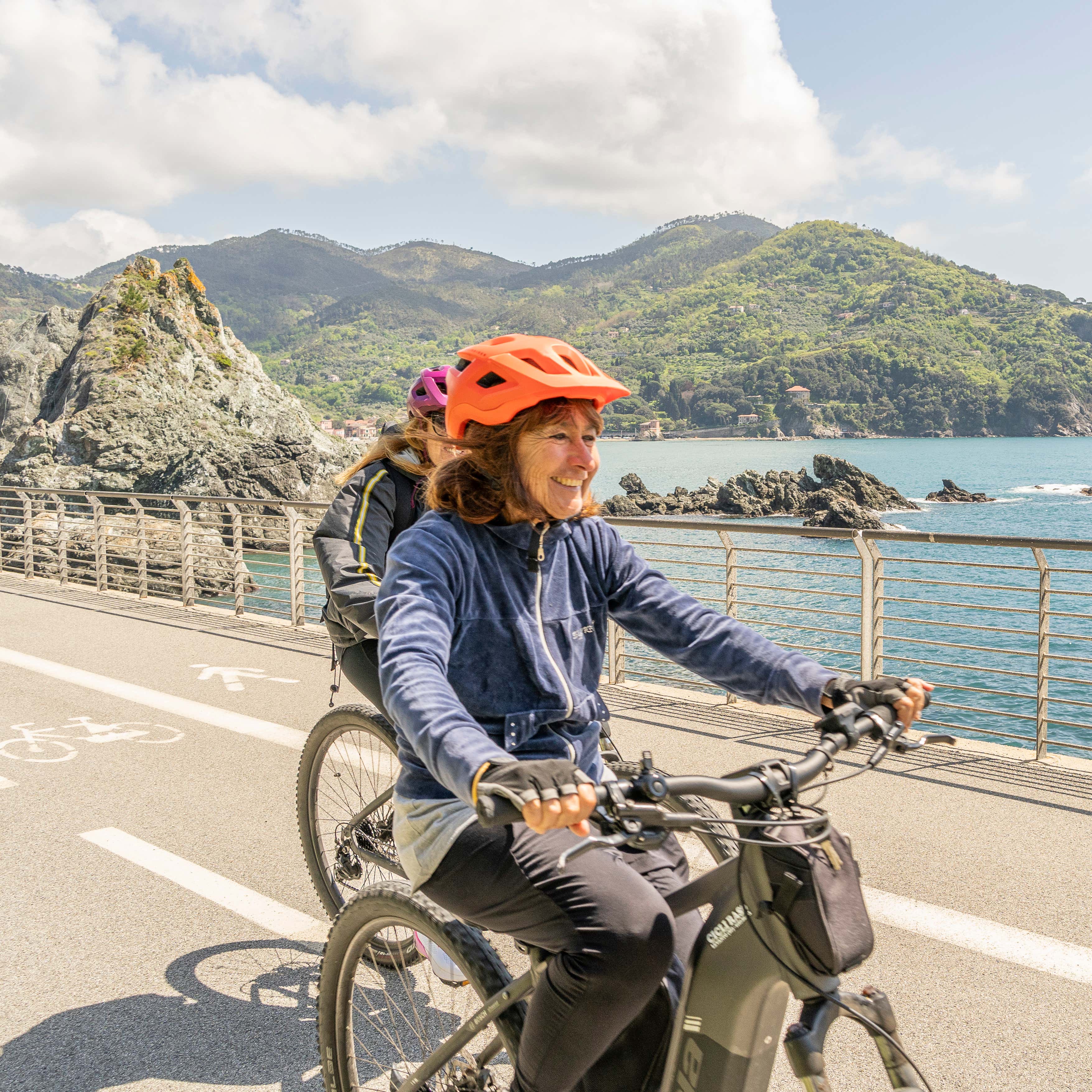 Tour in e-bike da Levanto a Framura con focaccia e vino locale | Freedome